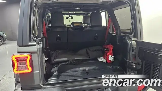 Jeep Wrangler 2020 — Photo 20/20