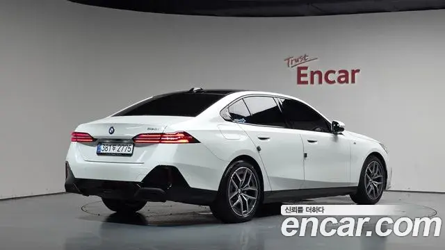 BMW 5 Series 2025 — Photo 2/20