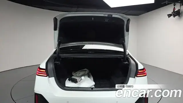 BMW 5 Series 2025 — Photo 20/20