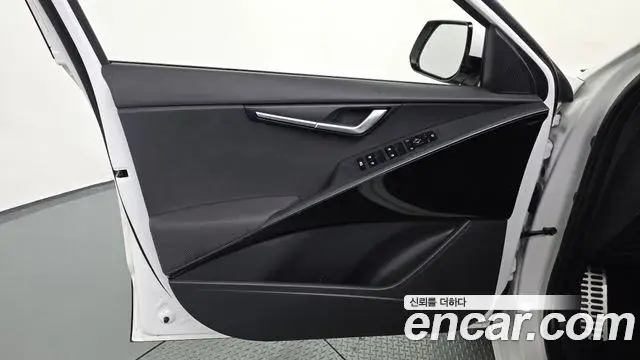 Kia Niro 2024 — ფოტო 20/31
