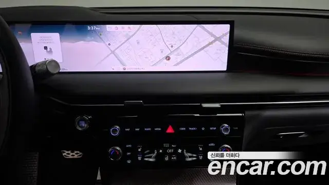Genesis Electrified G80 2024 — Photo 14/20