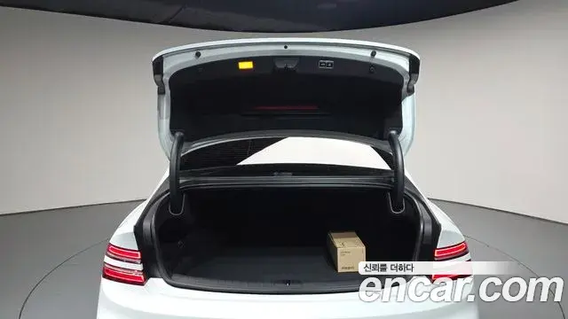 Genesis Electrified G80 2024 — Photo 20/20