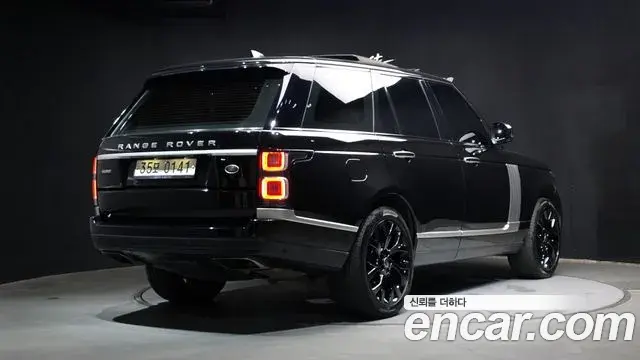 Land Rover Range Rover 2018 — Фото 2/20