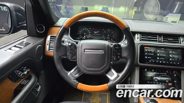Land Rover Range Rover 2018 — Фото 14/20