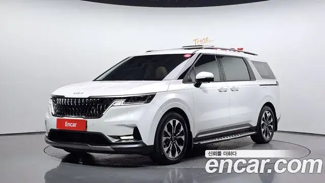 Kia Carnival 2023 — Photo 1/20
