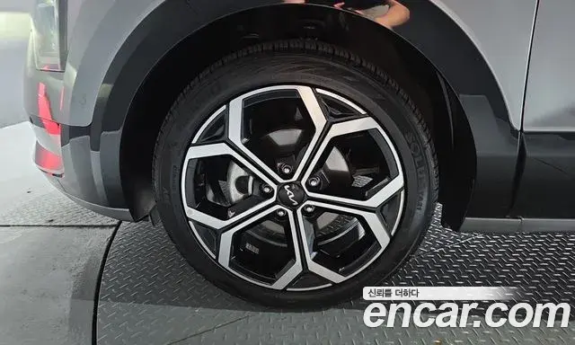 Kia Niro 2022 — Фото 5/20