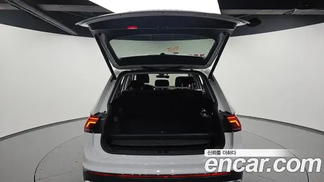 Volkswagen Tiguan Allspace 2023 — Şəkil 13/36