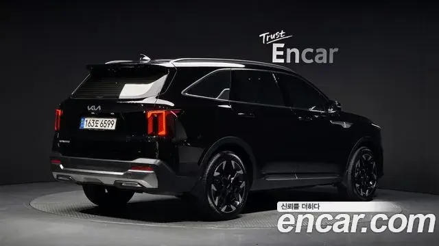 Kia Sorento 2024 — Photo 2/20