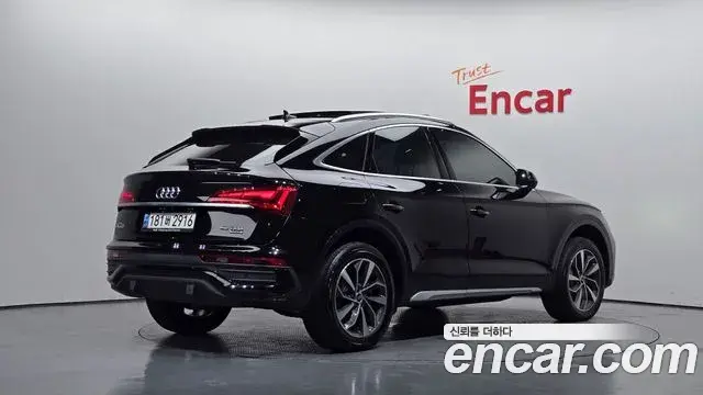 Audi Q5 2022 — Фото 2/20