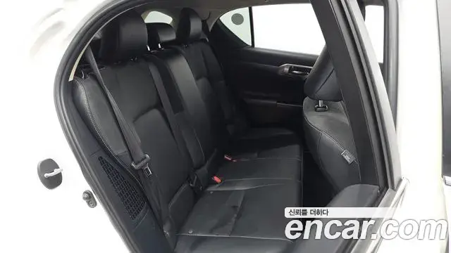 Lexus CT200h 2018 — Şəkil 11/20