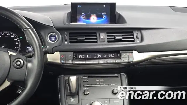 Lexus CT200h 2018 — Şəkil 13/20