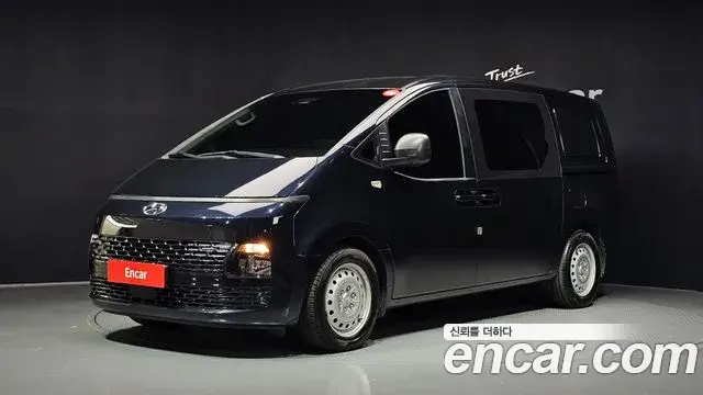 Hyundai Staria 2022 — Photo 17/20