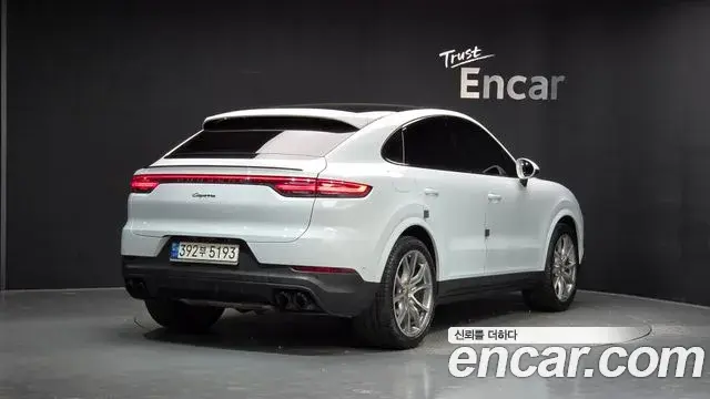 Porsche Cayenne 2021 — Photo 2/20