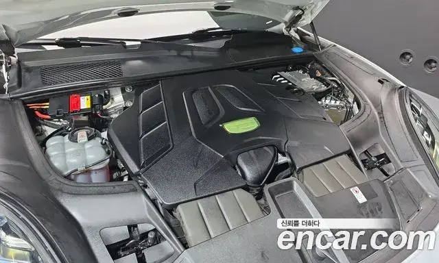 Porsche Cayenne 2021 — Photo 6/20