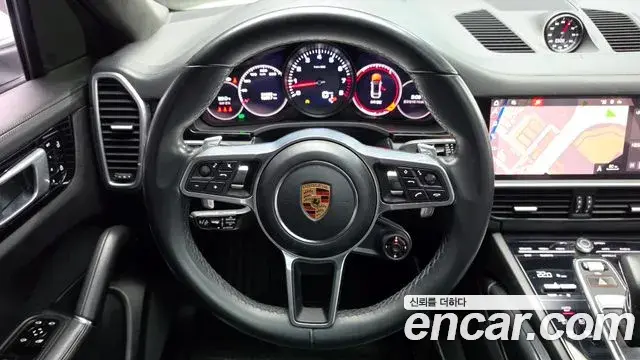 Porsche Cayenne 2021 — Photo 12/20