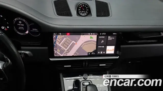 Porsche Cayenne 2021 — Photo 13/20