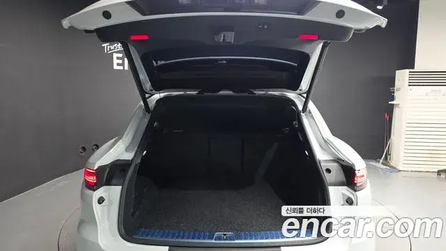 Porsche Cayenne 2021 — Photo 20/20