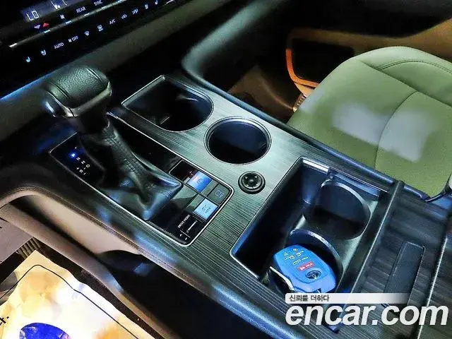 Toyota Sienna 2021 — Şəkil 2/20