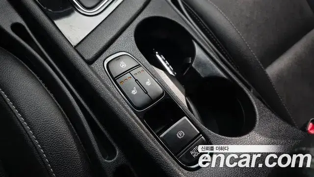 Kia Niro 2020 — Фото 17/20