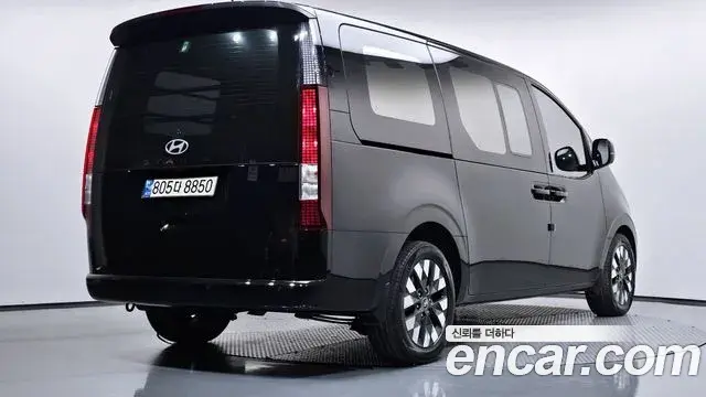 Hyundai Staria 2024 — Фото 2/20
