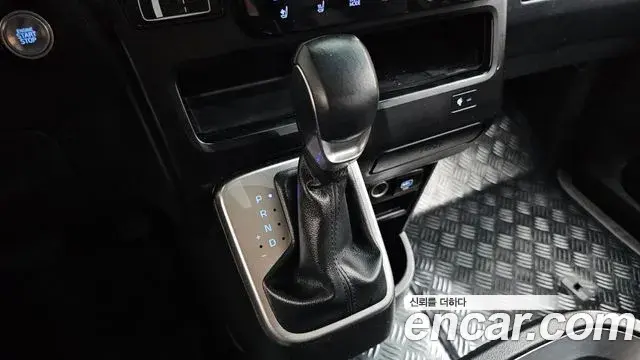 Hyundai Staria 2024 — Фото 9/20
