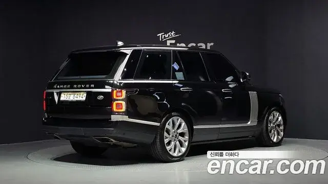 Land Rover Range Rover 2018 — Photo 2/20
