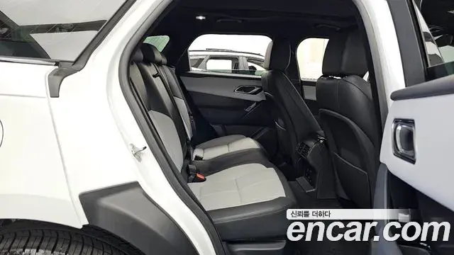 Land Rover Range Rover Velar 2025 — Photo 12/20