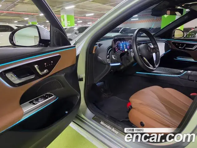 Mercedes-Benz E-Class 2025 — Фото 16/20