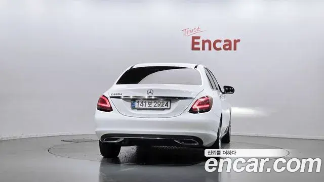 Mercedes-Benz C-Class 2019 — Фото 4/20