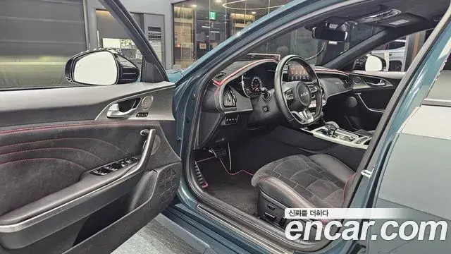 Kia Stinger 2022 — Şəkil 10/20
