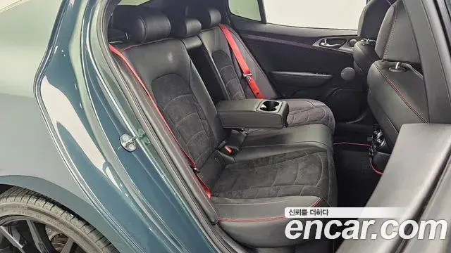 Kia Stinger 2022 — Şəkil 11/20