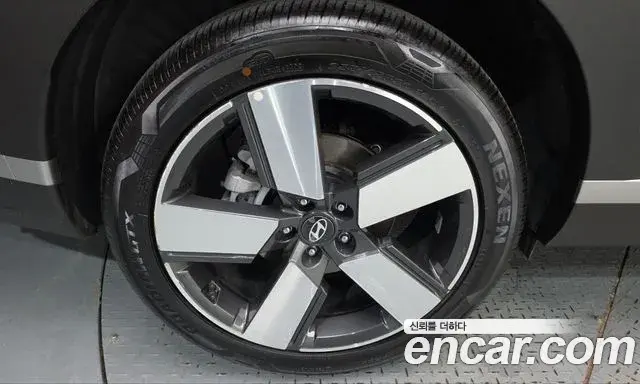 Hyundai Santa Fe 2023 — Photo 5/20
