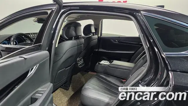 Genesis Electrified G80 2022 — Photo 11/20