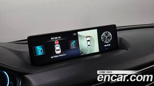 Genesis Electrified G80 2022 — Photo 13/20