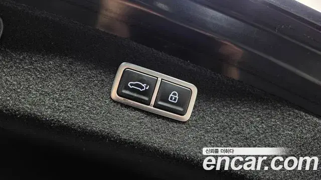 Genesis Electrified G80 2022 — Photo 16/20