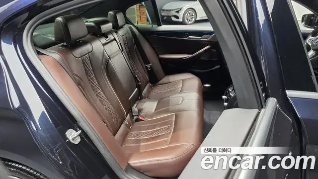 BMW 5 Series 2021 — Şəkil 13/20