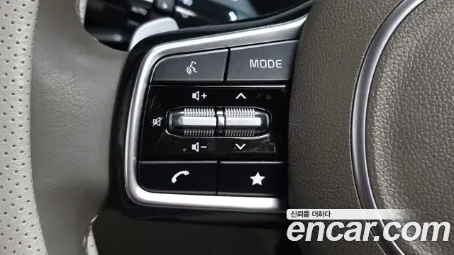 Kia Carnival 2024 — Photo 18/20