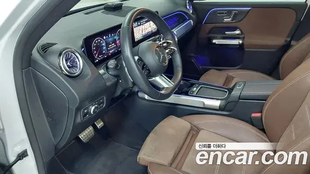 Mercedes-Benz GLB-Class 2025 — Photo 8/18