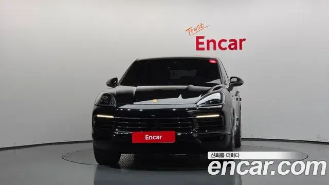 Porsche Cayenne 2023 — Photo 3/20
