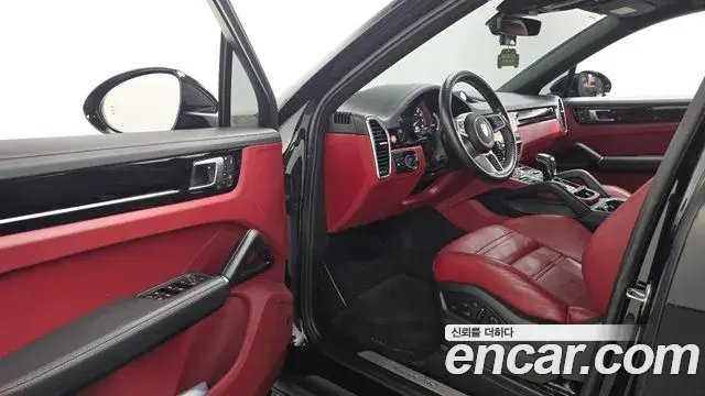 Porsche Cayenne 2023 — Photo 10/20