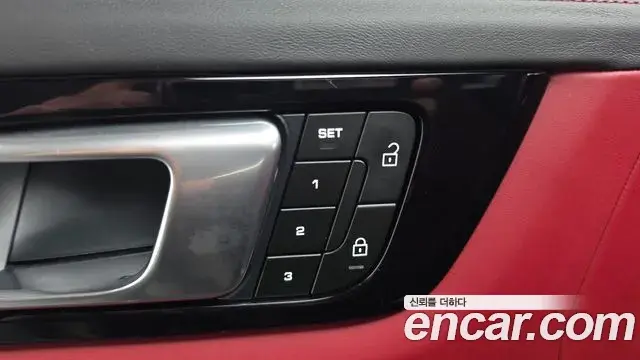 Porsche Cayenne 2023 — Photo 15/20