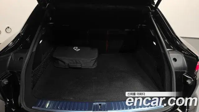 Porsche Cayenne 2023 — Photo 17/20