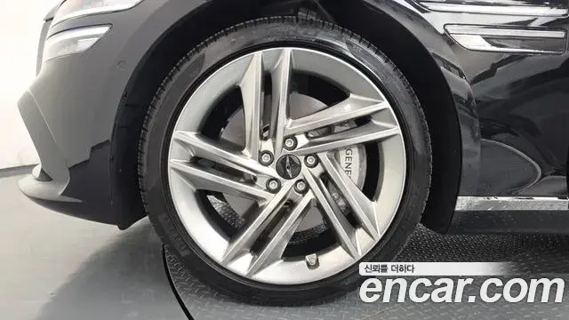 Genesis Electrified G80 2024 — Photo 5/20