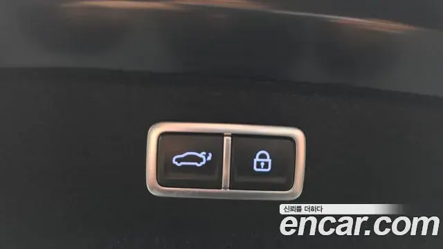 Genesis Electrified G80 2024 — Photo 18/20