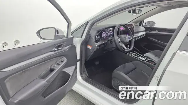 Volkswagen Golf 2025 — Photo 10/20