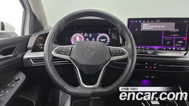 Volkswagen Golf 2025 — Photo 14/20
