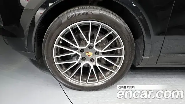 Porsche Cayenne 2023 — Şəkil 19/20