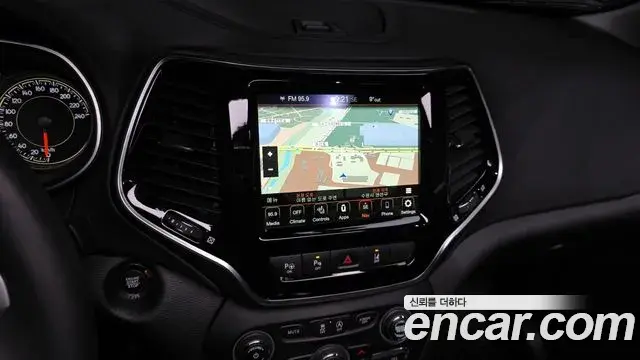 Jeep Cherokee 2022 — Photo 6/20
