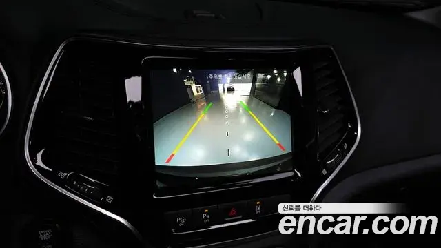 Jeep Cherokee 2022 — Photo 7/20