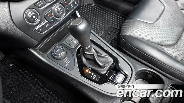 Jeep Cherokee 2022 — Photo 11/20